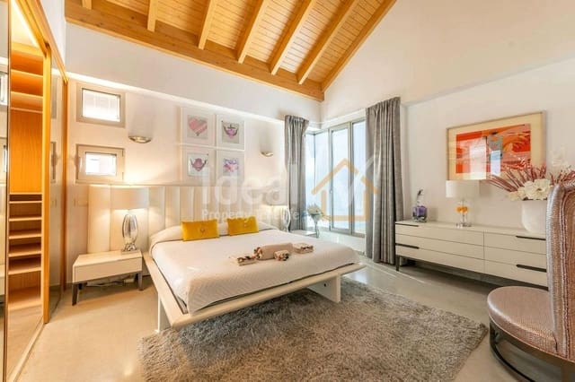 Chalet de 5 habitaciones en Costa Adeje, Adeje en venta con piscina garaje - 2.520.000 € (Ref: 8785999)