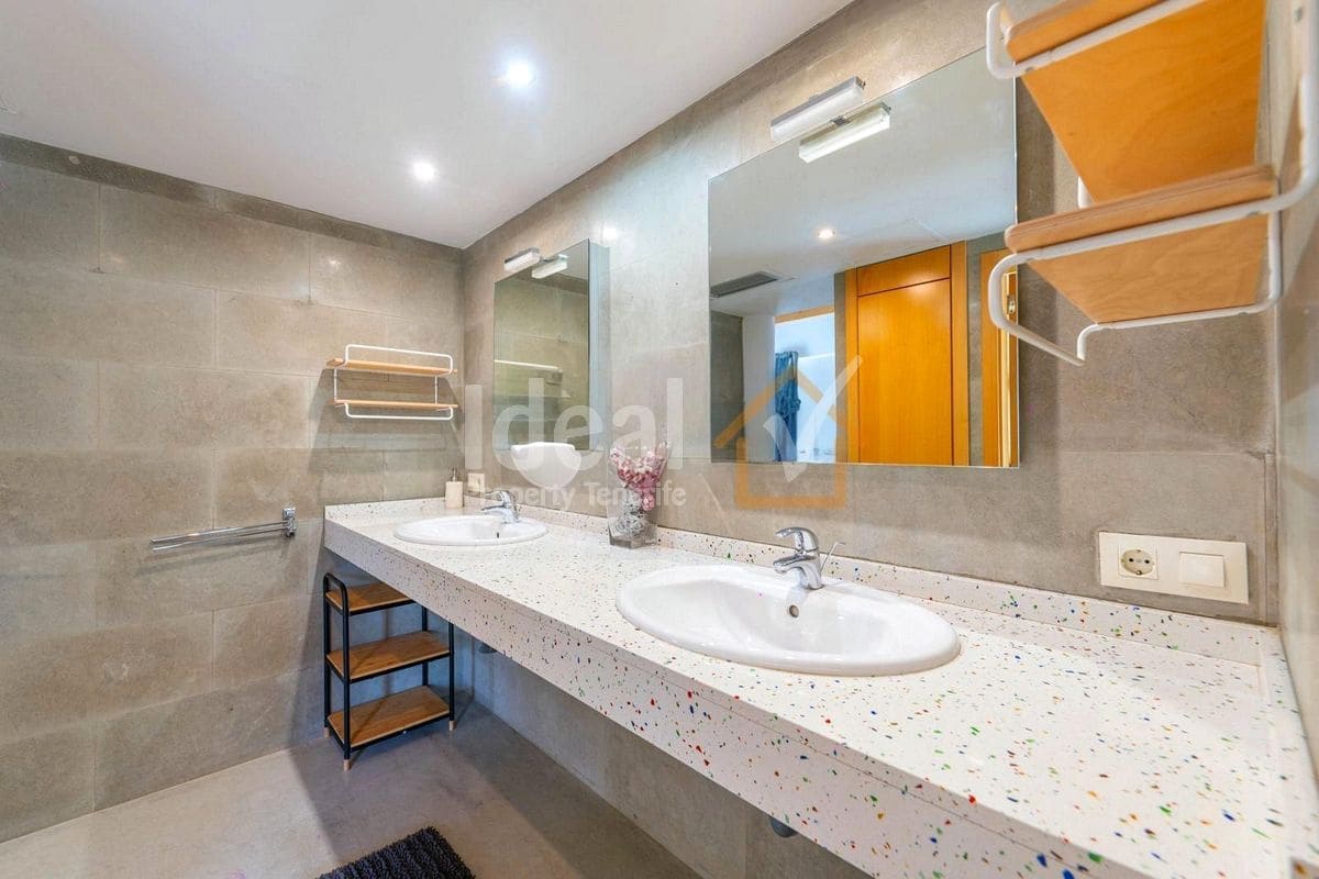 Chalet de 5 habitaciones en Costa Adeje en venta con piscina garaje - 2.520.000 € (Ref: 8785999)