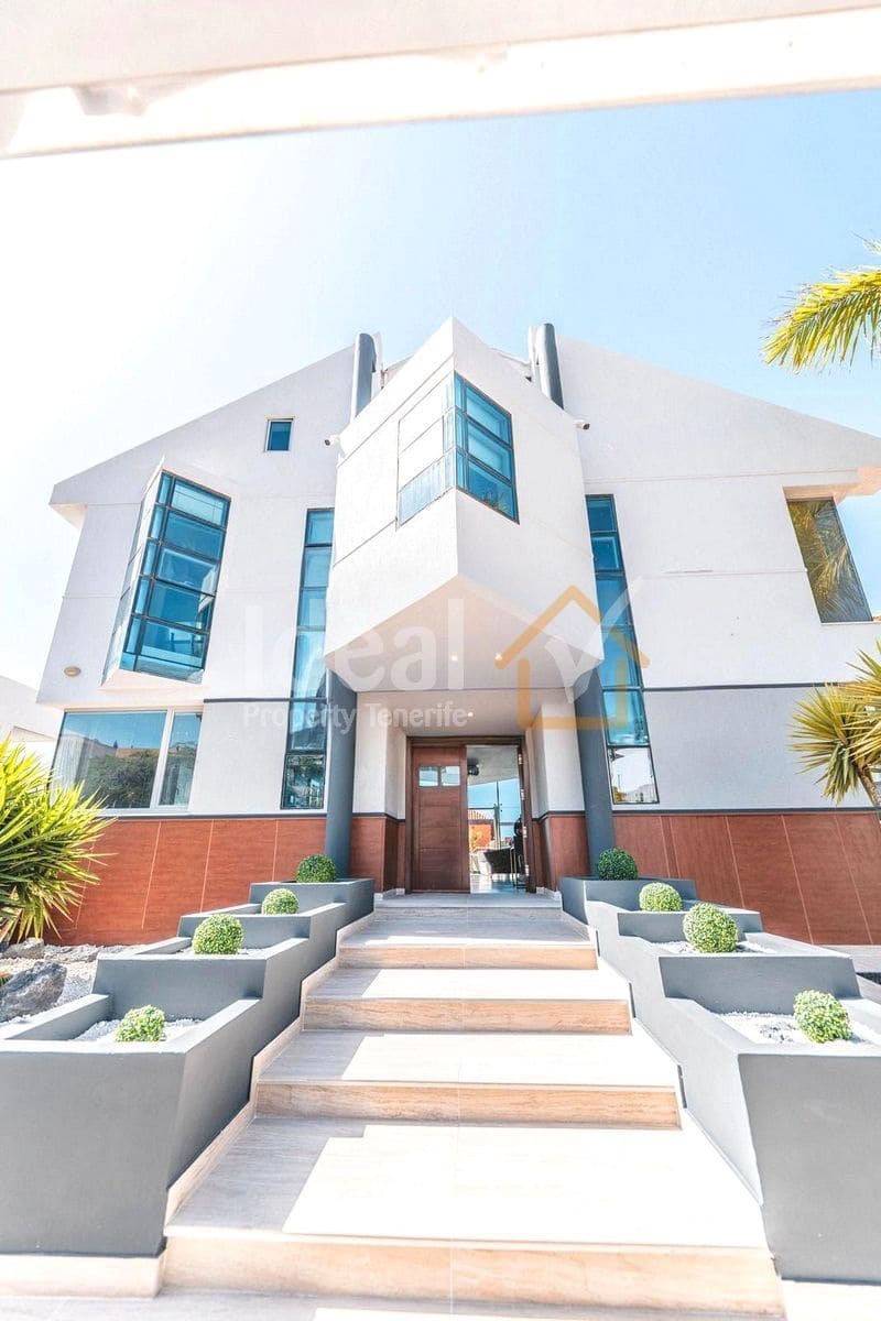 Chalet de 5 habitaciones en Costa Adeje en venta con piscina garaje - 2.520.000 € (Ref: 8785999)