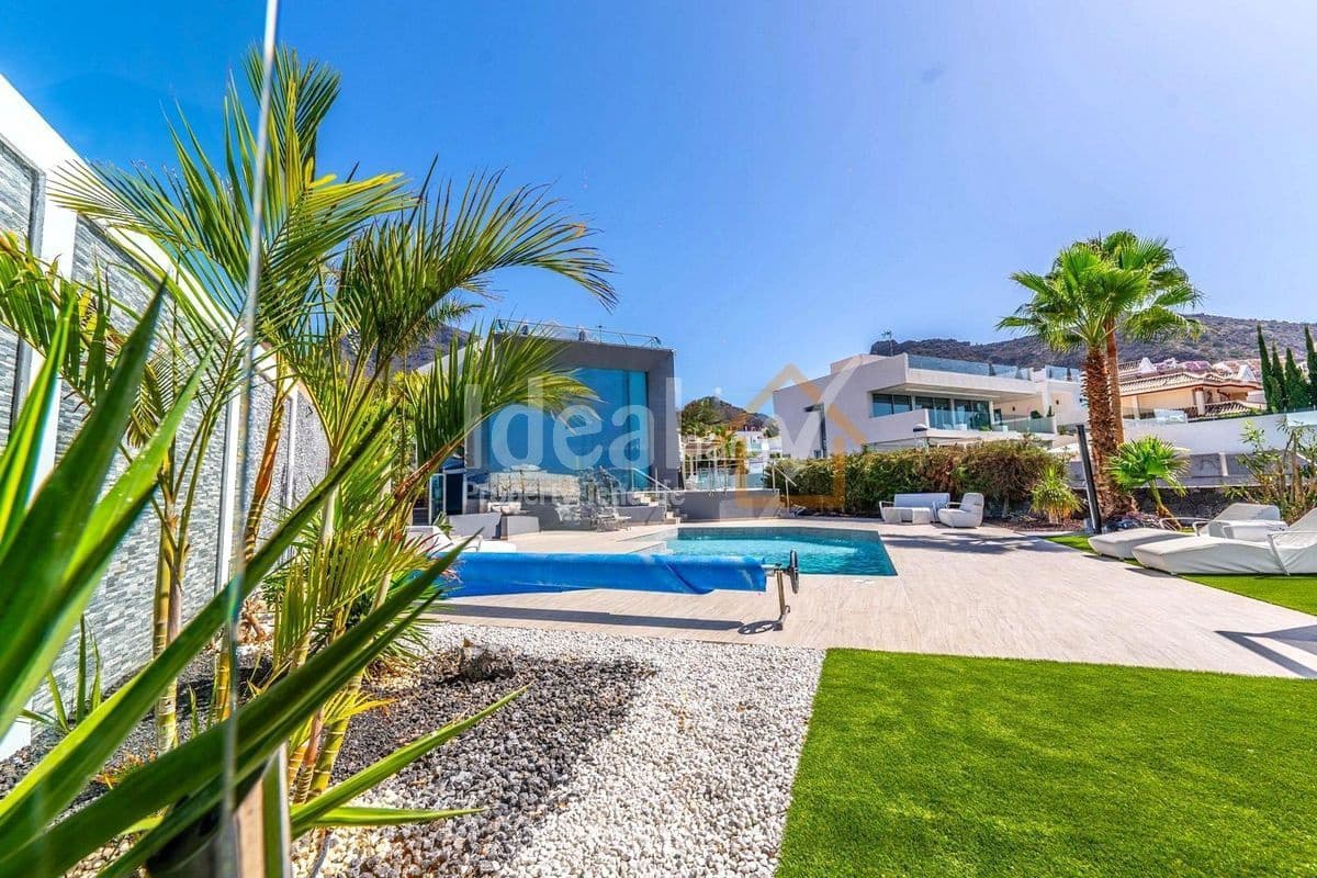 Chalet de 5 habitaciones en Costa Adeje en venta con piscina garaje - 2.520.000 € (Ref: 8785999)