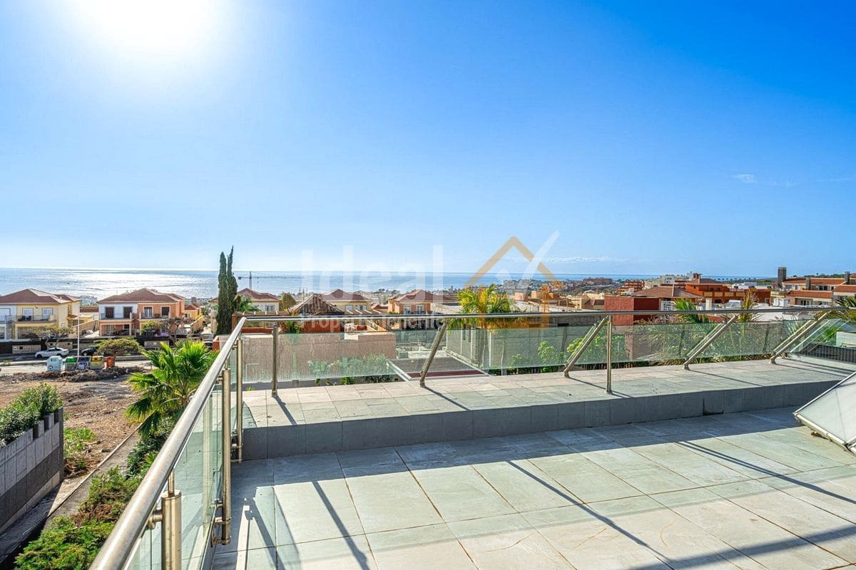 Chalet de 5 habitaciones en Costa Adeje en venta con piscina garaje - 2.520.000 € (Ref: 8785999)