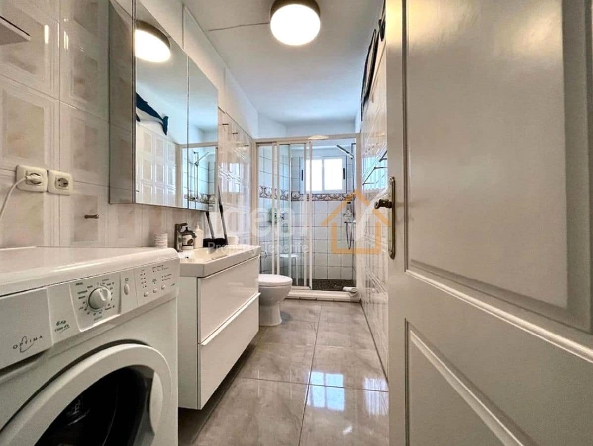 1 bedroom Apartment for sale in Los Cristianos with pool garage - € 370,000 (Ref: 8798305)