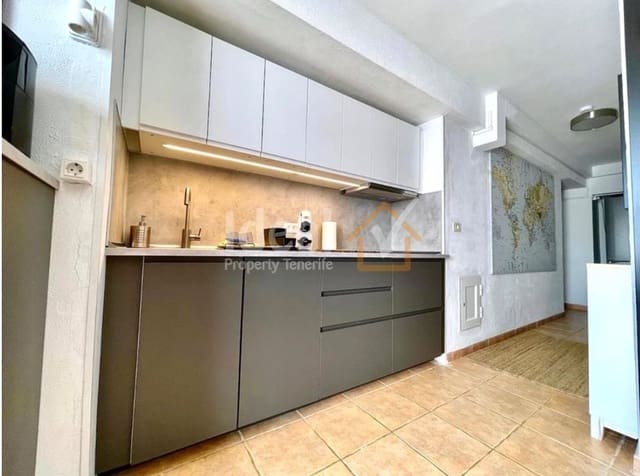 1 bedroom Apartment for sale in Los Cristianos, Arona with pool garage - € 370,000 (Ref: 8798305)