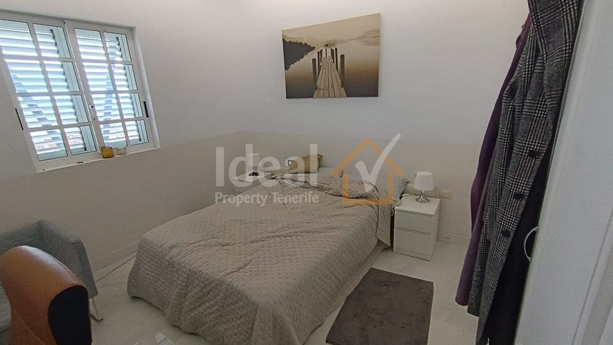 9 soverom Villa til salgs i Arona med svømmebasseng garasje - € 880 000 (Ref: 8942719)