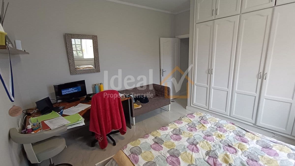 9 soverom Villa til salgs i Arona med svømmebasseng garasje - € 880 000 (Ref: 8942719)