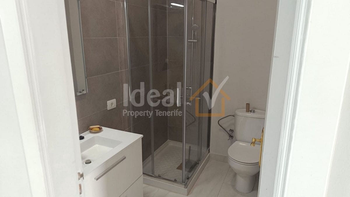 9 soverom Villa til salgs i Arona med svømmebasseng garasje - € 880 000 (Ref: 8942719)