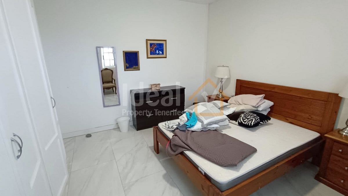 9 soverom Villa til salgs i Arona med svømmebasseng garasje - € 880 000 (Ref: 8942719)