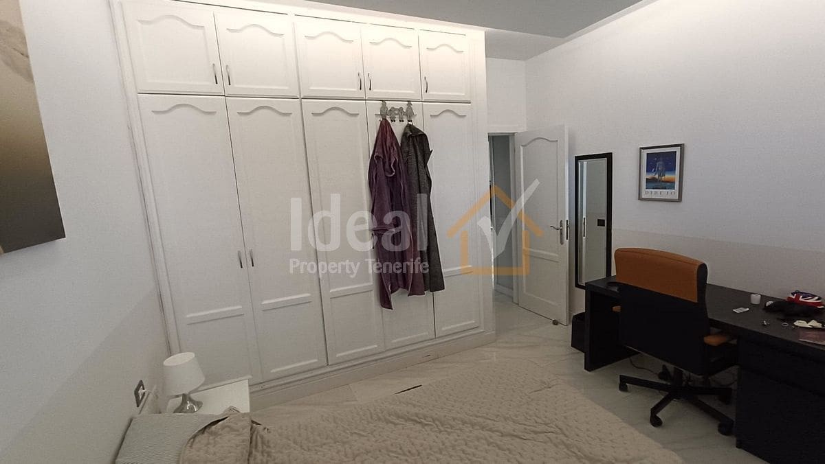 9 soverom Villa til salgs i Arona med svømmebasseng garasje - € 880 000 (Ref: 8942719)