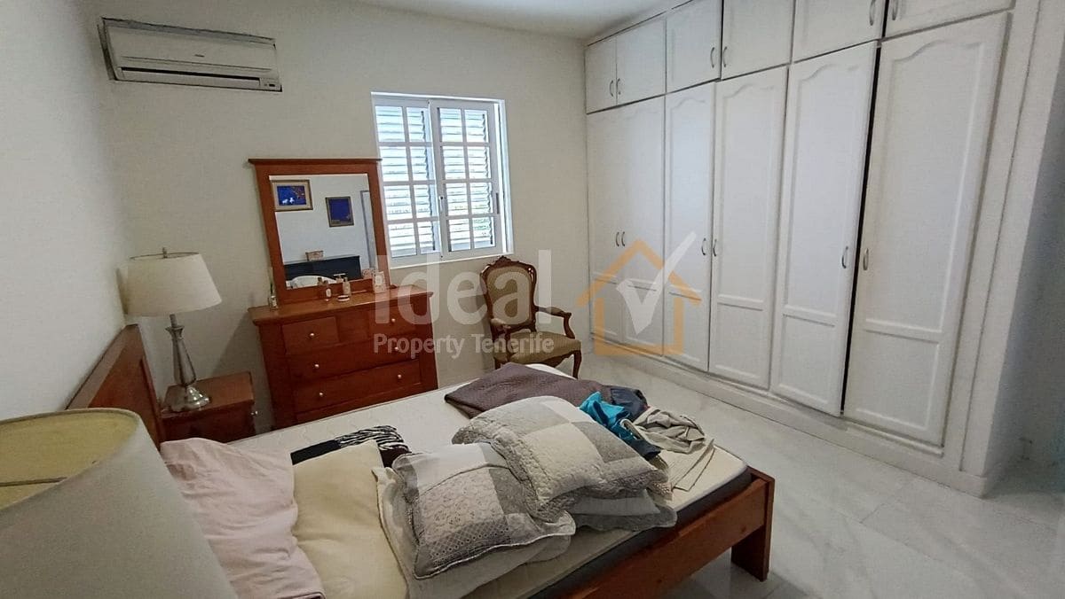 9 soverom Villa til salgs i Arona med svømmebasseng garasje - € 880 000 (Ref: 8942719)