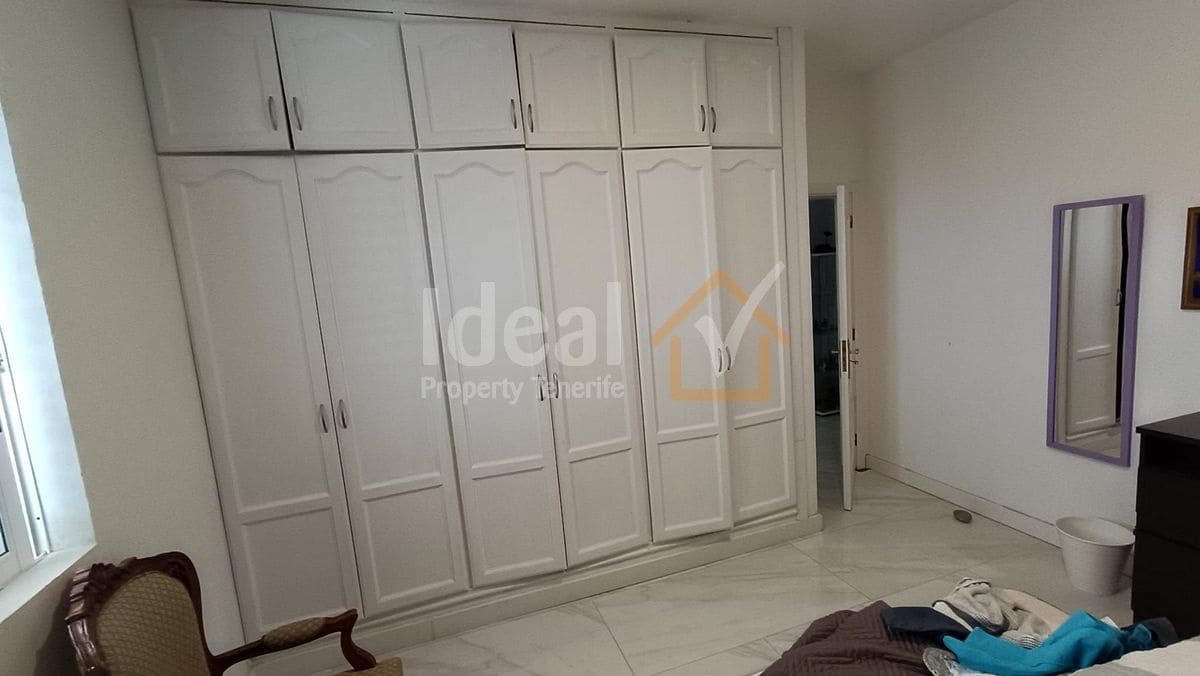 9 soverom Villa til salgs i Arona med svømmebasseng garasje - € 880 000 (Ref: 8942719)