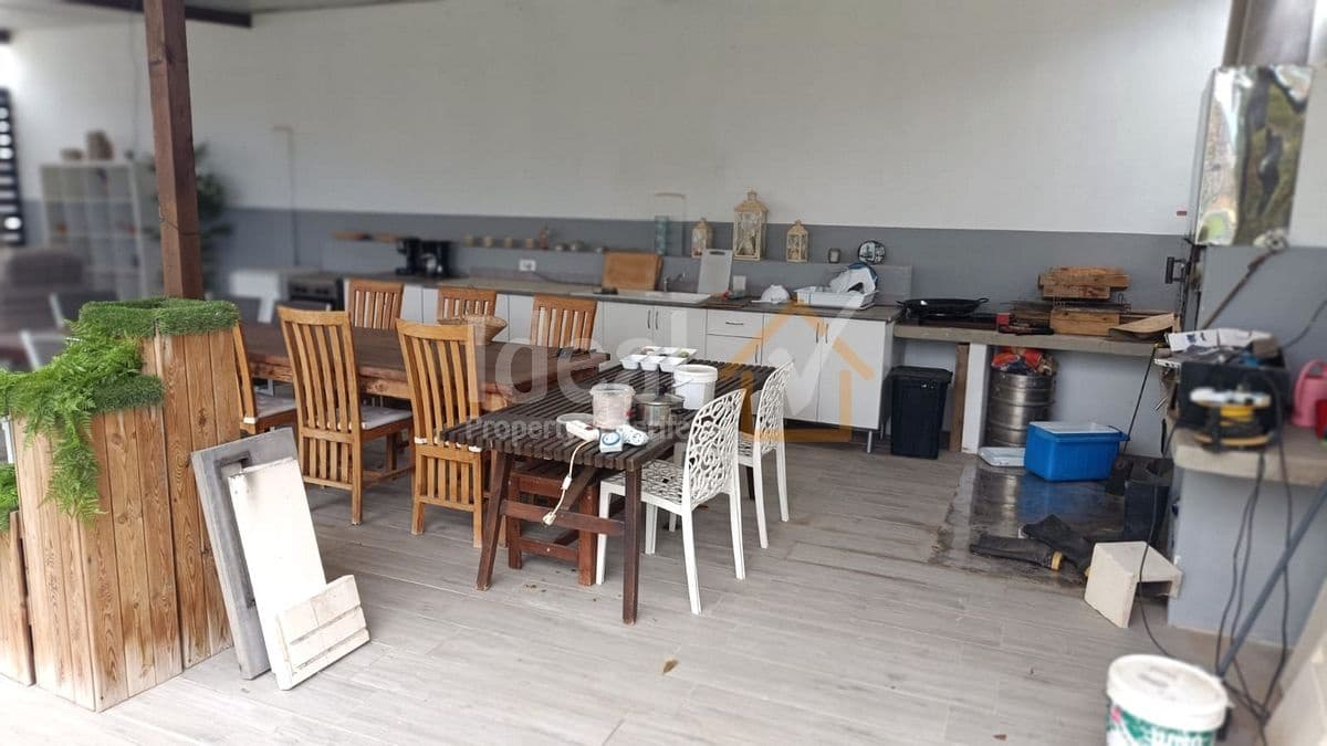 9 soverom Villa til salgs i Arona med svømmebasseng garasje - € 880 000 (Ref: 8942719)