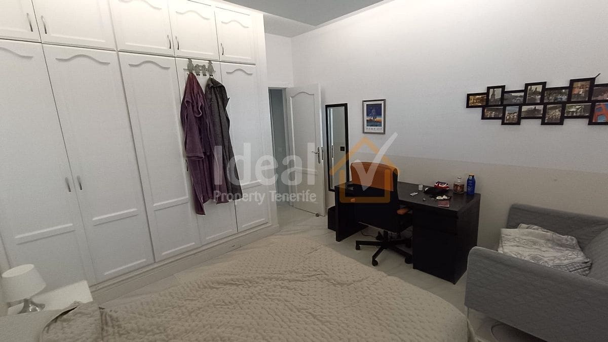 9 soverom Villa til salgs i Arona med svømmebasseng garasje - € 880 000 (Ref: 8942719)