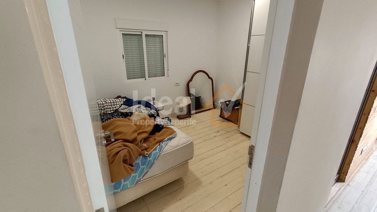 9 soverom Villa til salgs i Arona med svømmebasseng garasje - € 880 000 (Ref: 8942719)