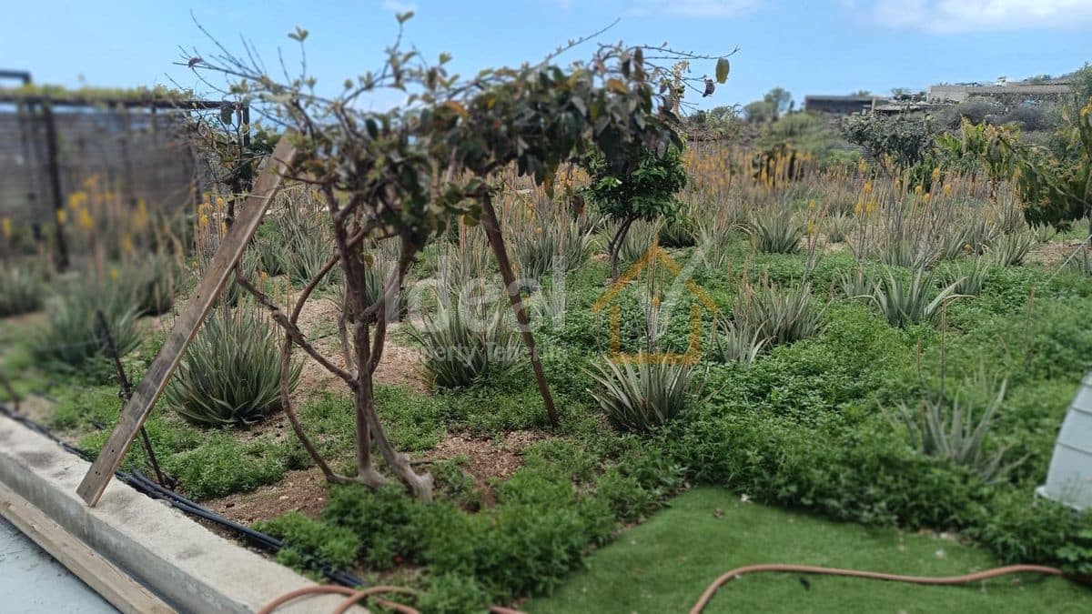 9 soverom Villa til salgs i Arona med svømmebasseng garasje - € 880 000 (Ref: 8942719)