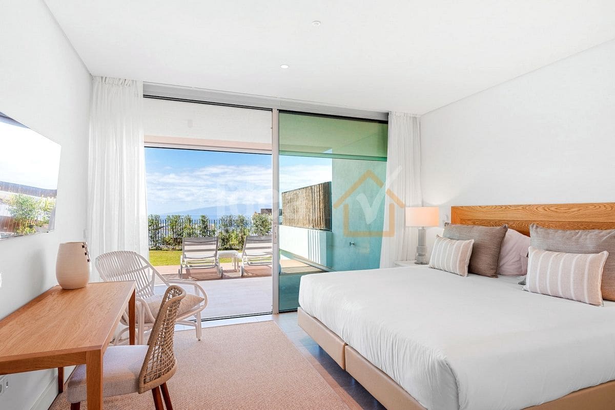 2 makuuhuone Huoneisto myytävänä paikassa Guia de Isora mukana uima-altaan 
autotalli - 895 000 € (Ref: 8954087)