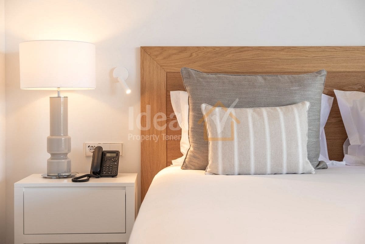 2 makuuhuone Huoneisto myytävänä paikassa Guia de Isora mukana uima-altaan 
autotalli - 895 000 € (Ref: 8954087)