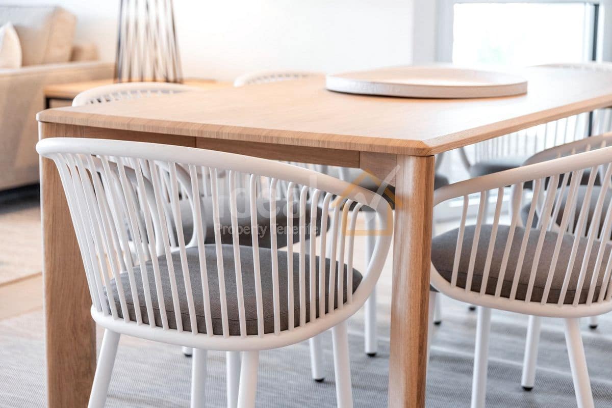 2 makuuhuone Huoneisto myytävänä paikassa Guia de Isora mukana uima-altaan 
autotalli - 895 000 € (Ref: 8954087)