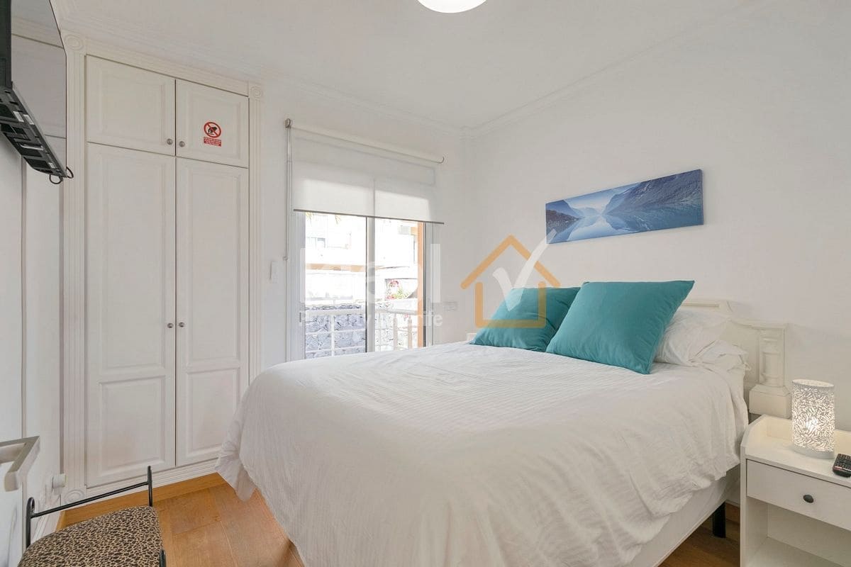 4 soverom Villa til salgs i Puerto Santiago med svømmebasseng garasje - € 1 125 000 (Ref: 9047652)