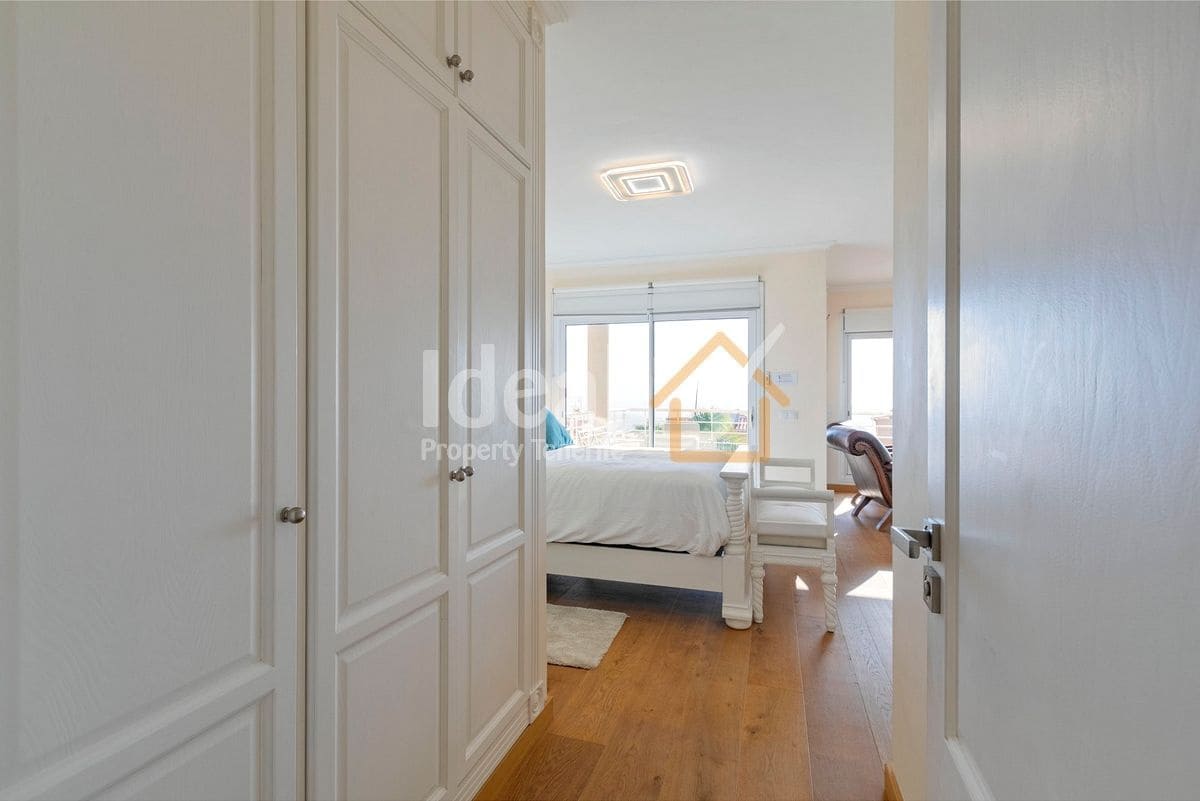 4 soverom Villa til salgs i Puerto Santiago med svømmebasseng garasje - € 1 125 000 (Ref: 9047652)