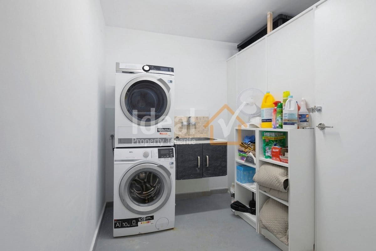 4 soverom Villa til salgs i Puerto Santiago med svømmebasseng garasje - € 1 125 000 (Ref: 9047652)