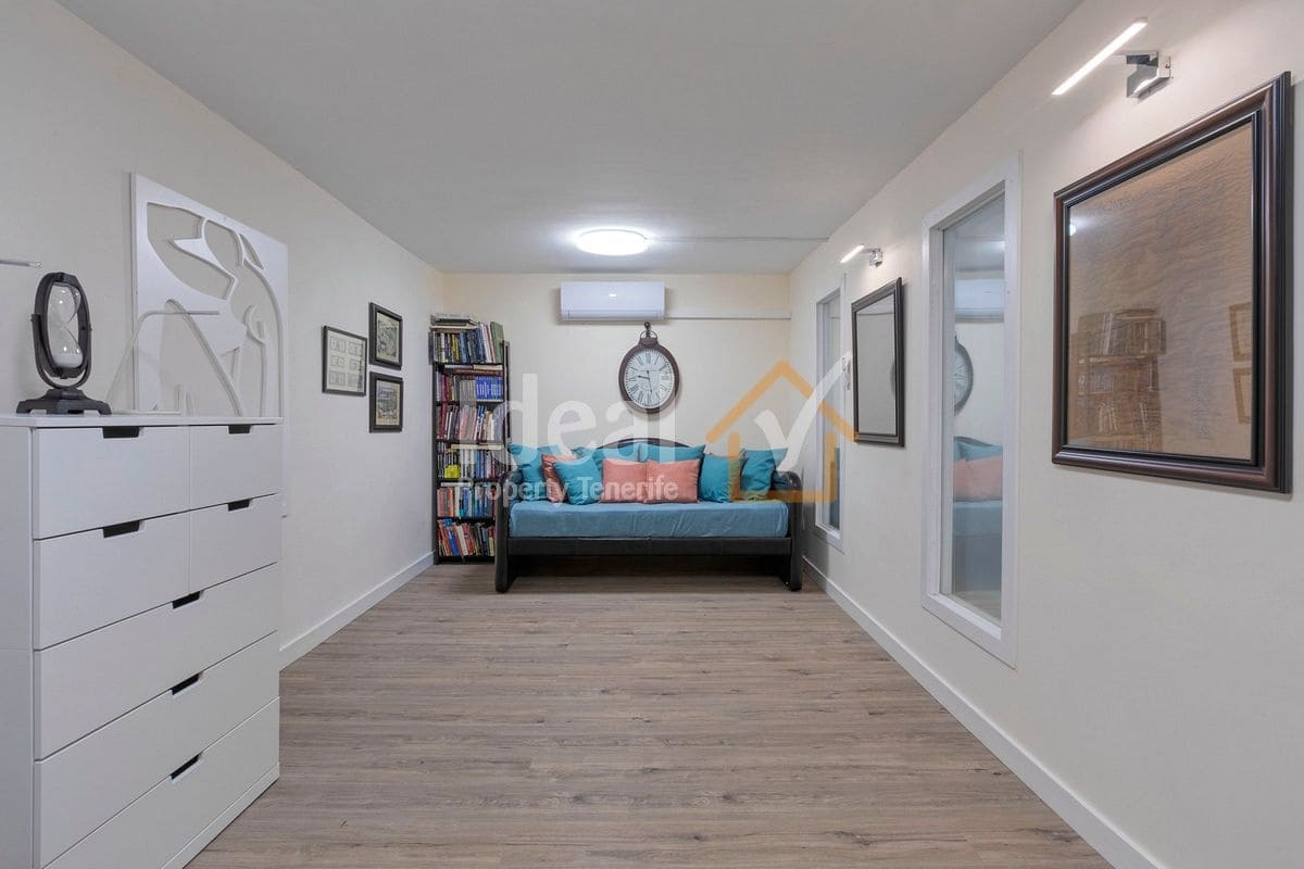 4 soverom Villa til salgs i Puerto Santiago med svømmebasseng garasje - € 1 125 000 (Ref: 9047652)