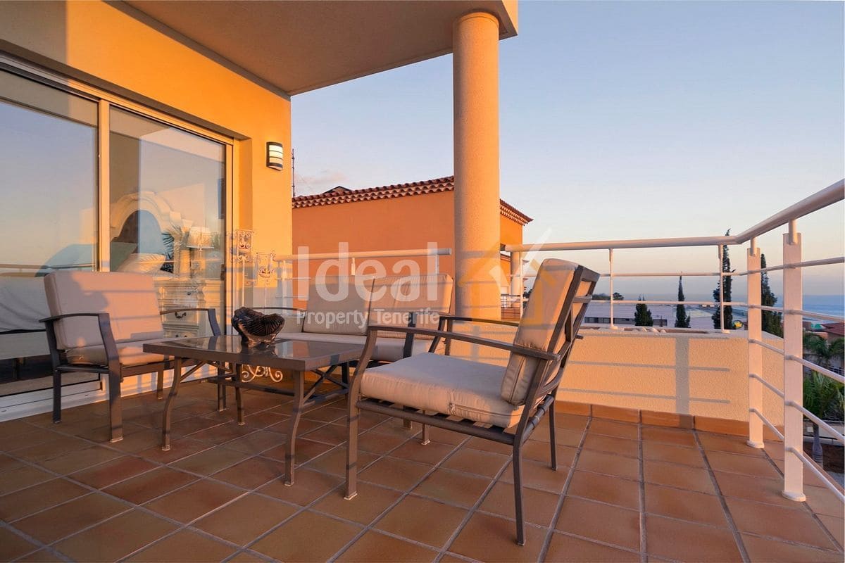 4 soverom Villa til salgs i Puerto Santiago med svømmebasseng garasje - € 1 125 000 (Ref: 9047652)