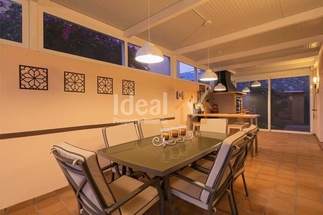 4 sypialnia Willa na sprzedaż w Puerto Santiago, Santiago del Teide z basenem garażem - 959 000 € (Ref: 9047652)