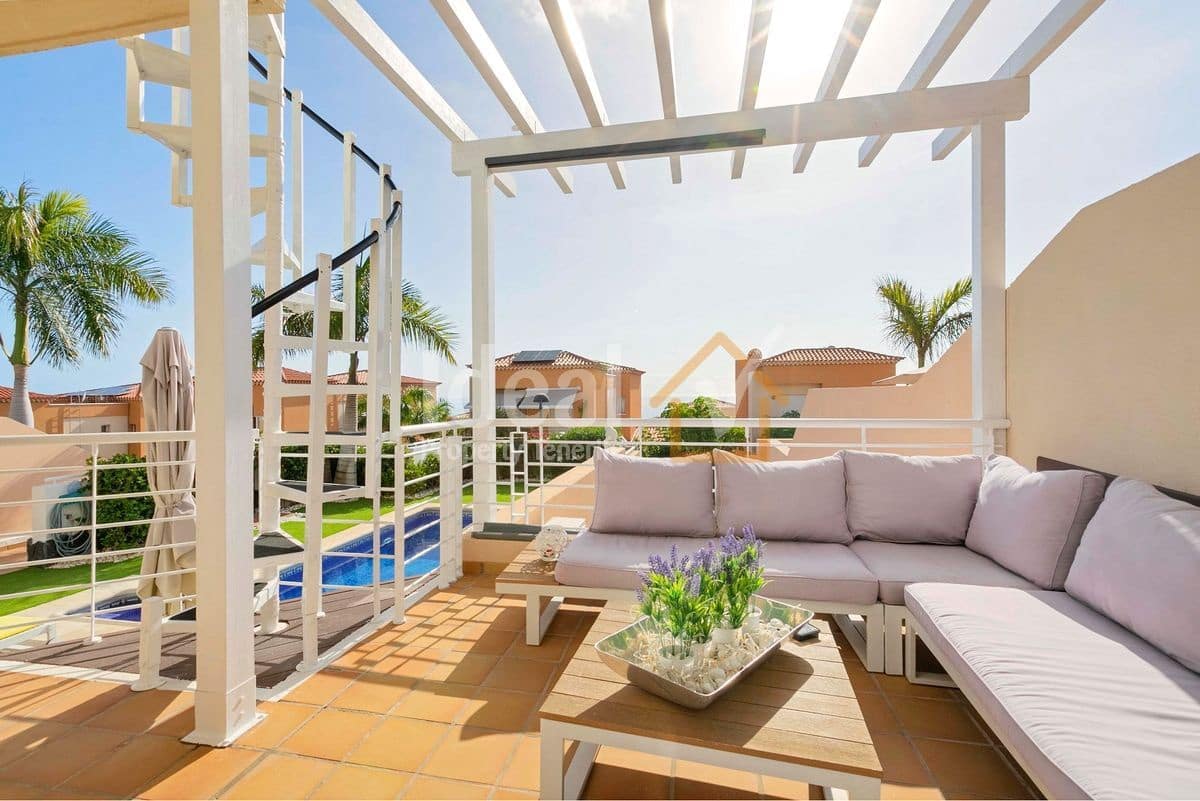 4 soverom Villa til salgs i Puerto Santiago med svømmebasseng garasje - € 1 125 000 (Ref: 9047652)