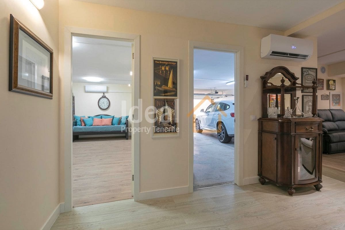 4 soverom Villa til salgs i Puerto Santiago med svømmebasseng garasje - € 1 125 000 (Ref: 9047652)