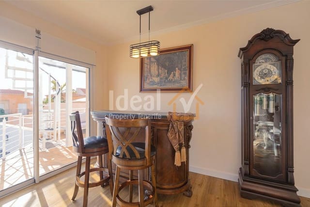 4 soveværelse Villa til salg i Puerto Santiago, Santiago del Teide med swimmingpool garage - € 1.125.000 (Ref: 9047652)