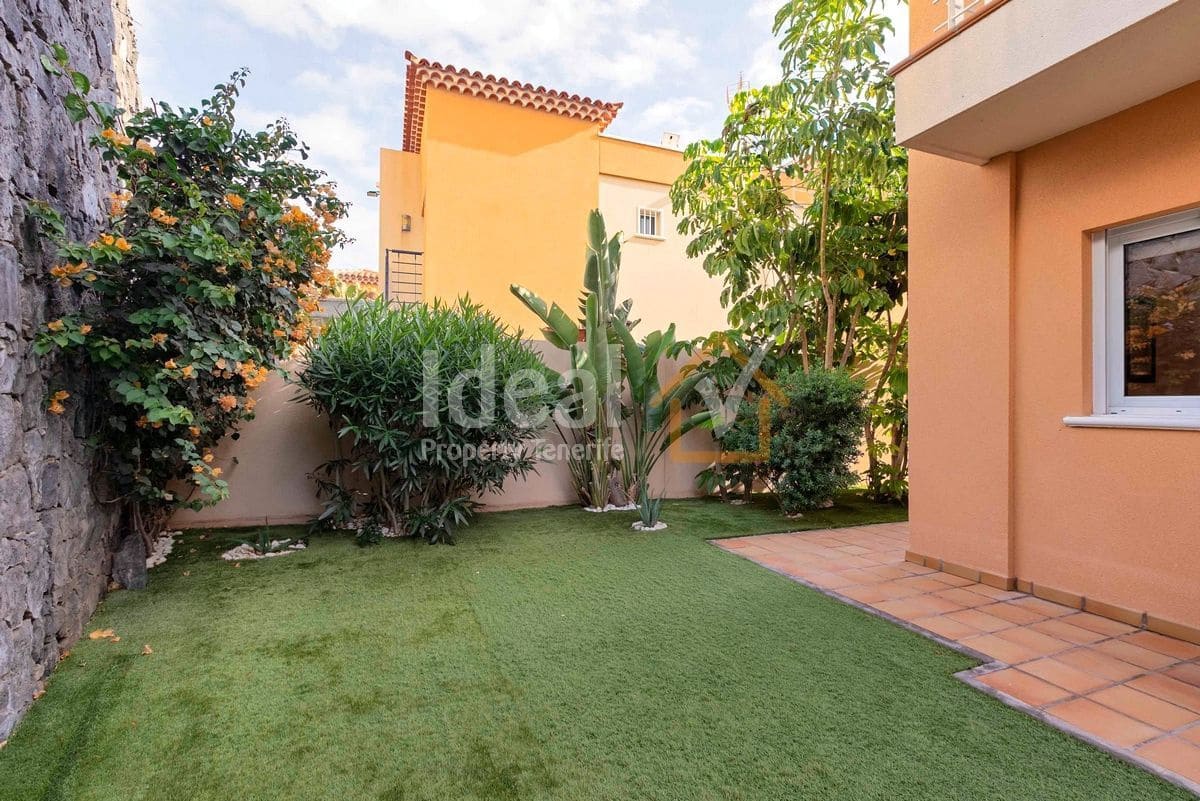 4 soverom Villa til salgs i Puerto Santiago med svømmebasseng garasje - € 1 125 000 (Ref: 9047652)