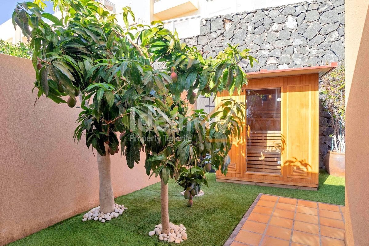 4 soverom Villa til salgs i Puerto Santiago med svømmebasseng garasje - € 1 125 000 (Ref: 9047652)