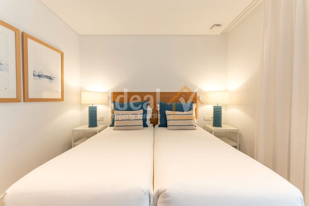 2 makuuhuone Huoneisto myytävänä paikassa Guia de Isora mukana uima-altaan 
autotalli - 1 250 000 € (Ref: 9124586)