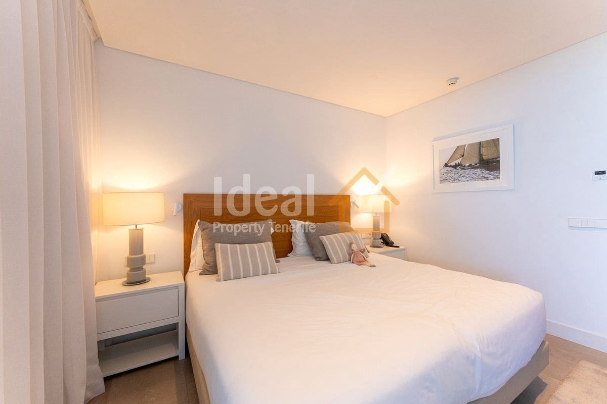 2 makuuhuone Huoneisto myytävänä paikassa Guia de Isora mukana uima-altaan 
autotalli - 1 250 000 € (Ref: 9124586)