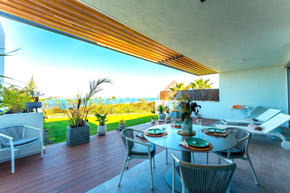 2 makuuhuone Huoneisto myytävänä paikassa Guia de Isora mukana uima-altaan 
autotalli - 1 250 000 € (Ref: 9124586)