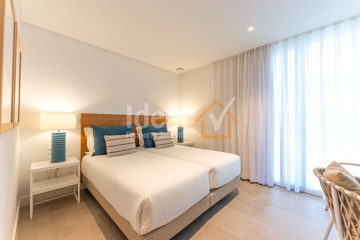 2 makuuhuone Huoneisto myytävänä paikassa Guia de Isora mukana uima-altaan 
autotalli - 1 250 000 € (Ref: 9124586)