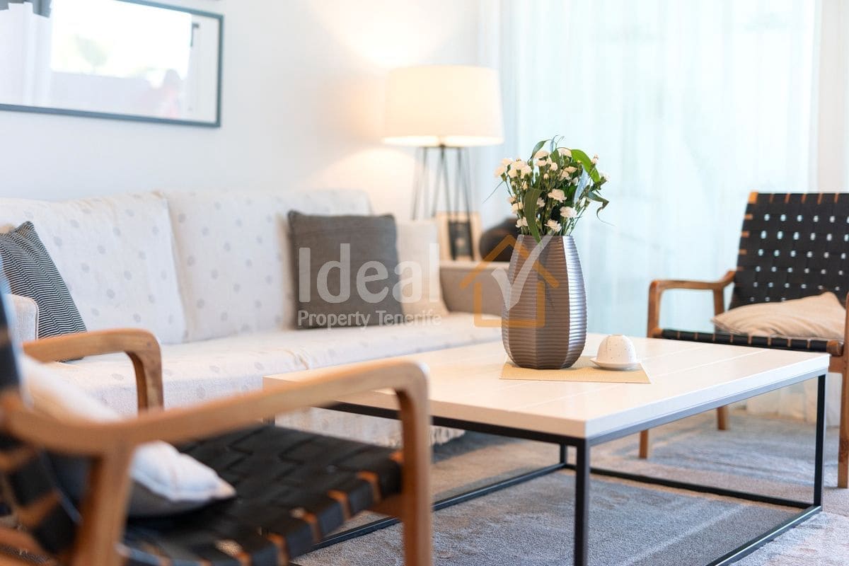 2 makuuhuone Huoneisto myytävänä paikassa Guia de Isora mukana uima-altaan 
autotalli - 1 250 000 € (Ref: 9124586)