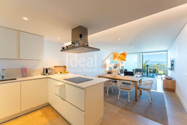 2 makuuhuone Huoneisto myytävänä paikassa Guía de Isora mukana uima-altaan 
autotalli - 1 250 000 € (Ref: 9124586)