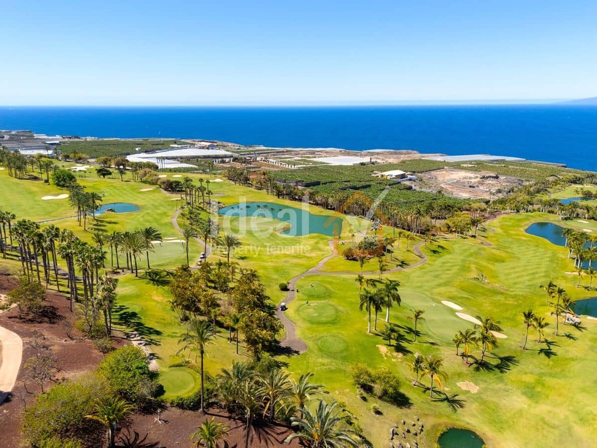 2 makuuhuone Huoneisto myytävänä paikassa Guia de Isora mukana uima-altaan 
autotalli - 1 250 000 € (Ref: 9124586)