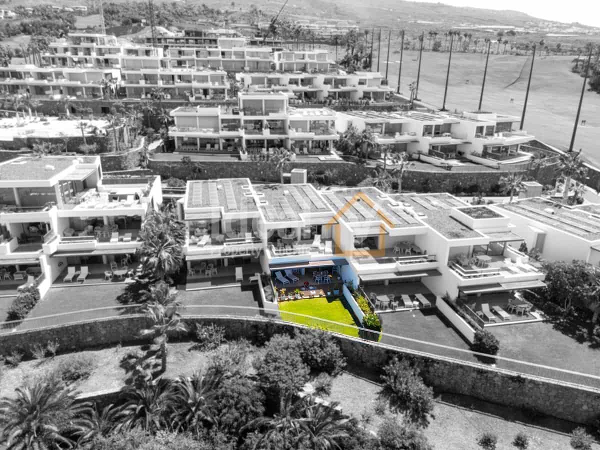 2 makuuhuone Huoneisto myytävänä paikassa Guia de Isora mukana uima-altaan 
autotalli - 1 250 000 € (Ref: 9124586)