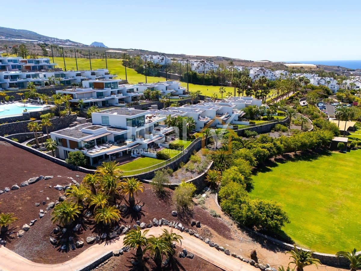 2 makuuhuone Huoneisto myytävänä paikassa Guia de Isora mukana uima-altaan 
autotalli - 1 250 000 € (Ref: 9124586)