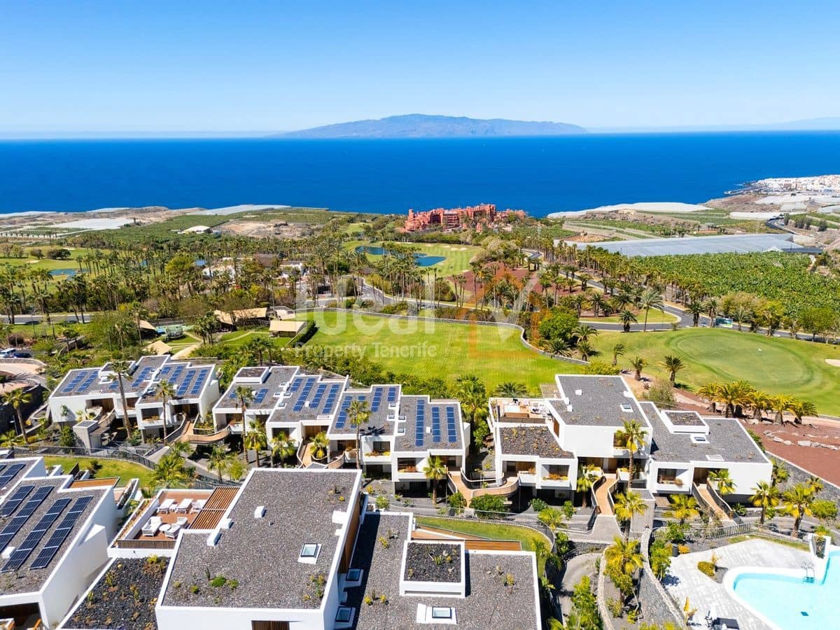 2 makuuhuone Huoneisto myytävänä paikassa Guia de Isora mukana uima-altaan 
autotalli - 1 250 000 € (Ref: 9124586)