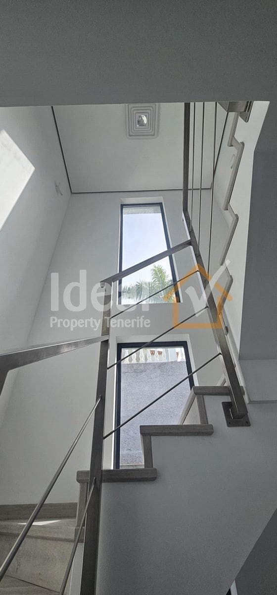 4 soveværelse Villa til salg i Costa Adeje med swimmingpool garage - € 1.850.000 (Ref: 9129468)