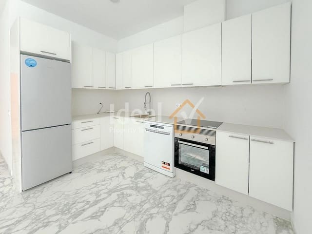 2 soveværelse Lejlighed til salg i Buzanada, Arona - € 249.000 (Ref: 9142617)