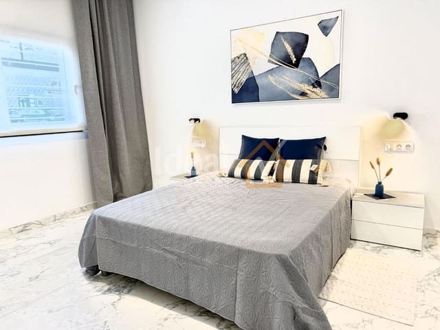 2 soveværelse Lejlighed til salg i Buzanada, Arona - € 249.000 (Ref: 9142617)