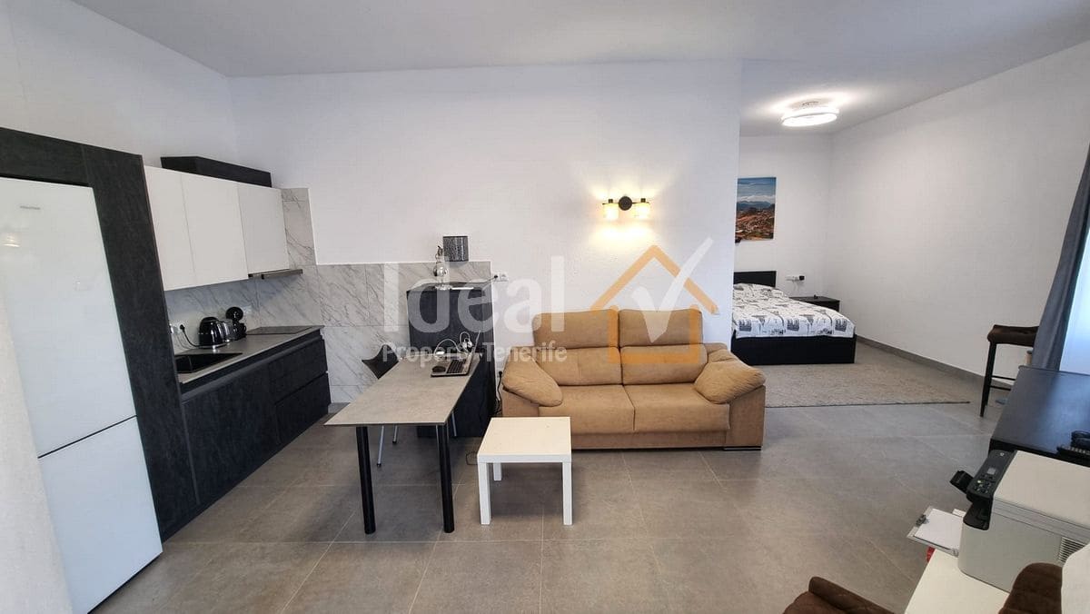 7 Zimmer Villa zu verkaufen in Adeje - 950.000 € (Ref: 9195261)