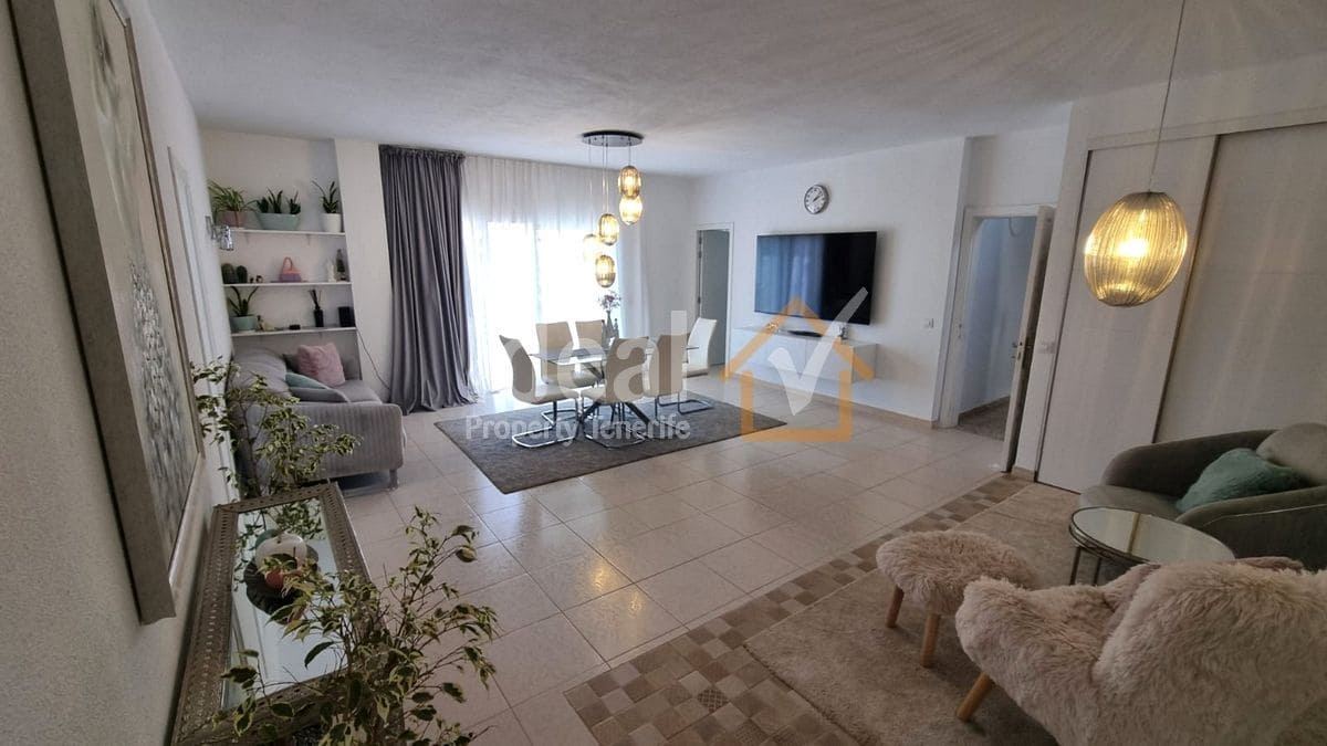 7 Zimmer Villa zu verkaufen in Adeje - 950.000 € (Ref: 9195261)