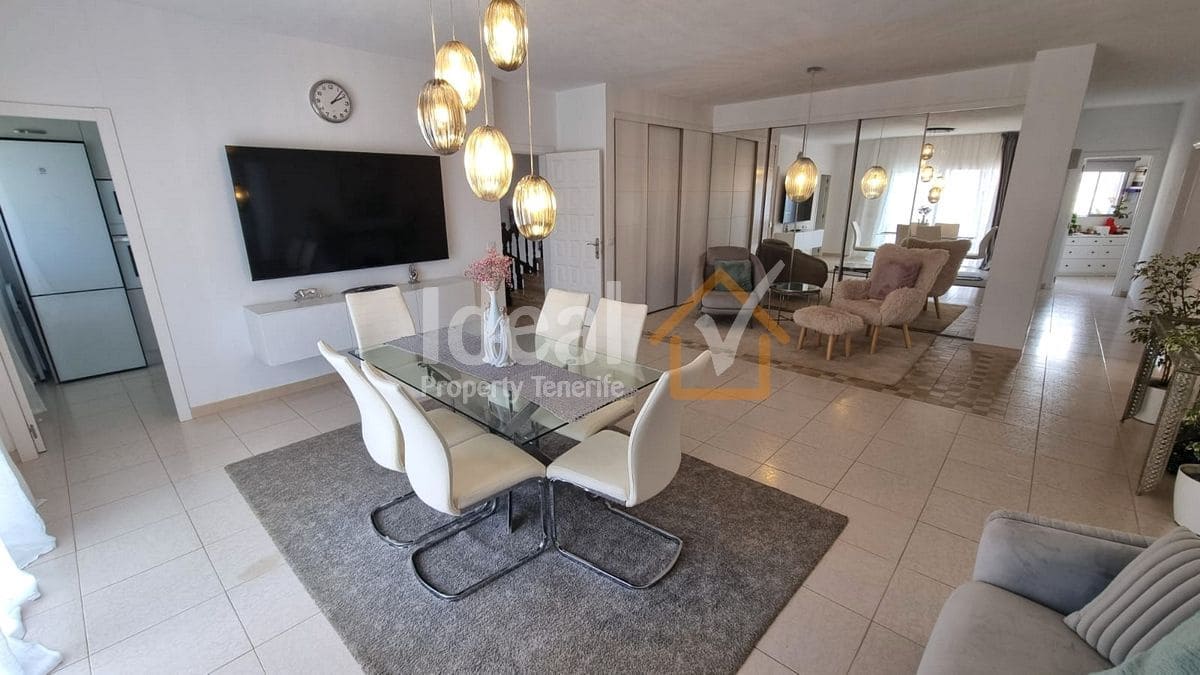 7 Zimmer Villa zu verkaufen in Adeje - 950.000 € (Ref: 9195261)