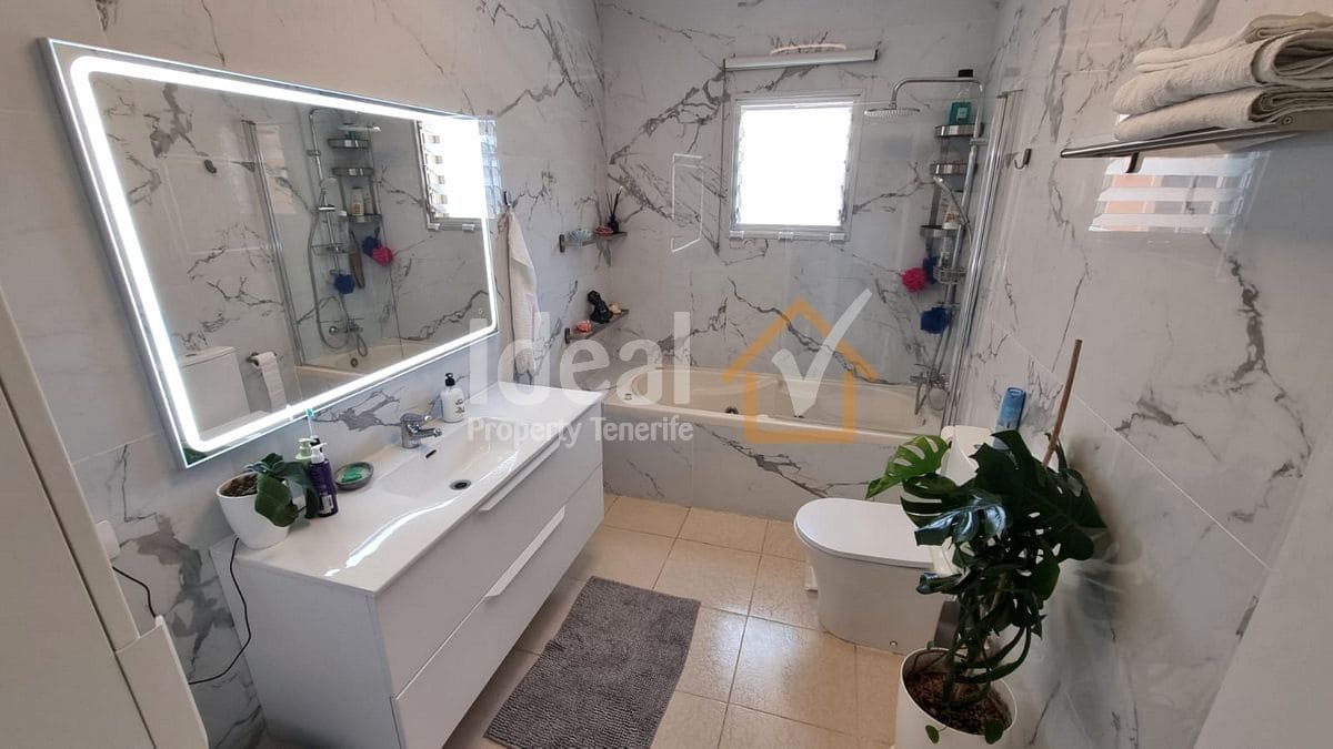 7 Zimmer Villa zu verkaufen in Adeje - 950.000 € (Ref: 9195261)