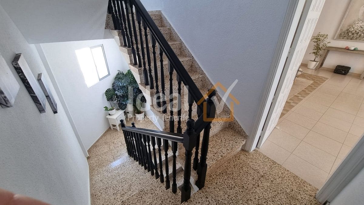 7 Zimmer Villa zu verkaufen in Adeje - 950.000 € (Ref: 9195261)